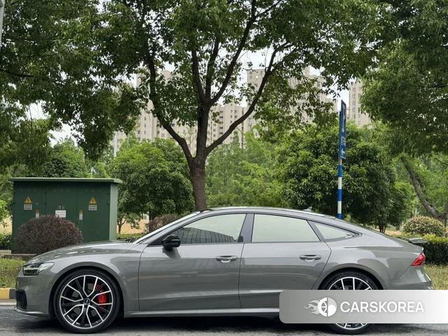 Audi A7 2023 Темно-серый из Китая