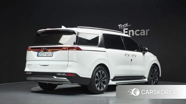 Kia Carnival 4th generation 2023 Белый из Кореи