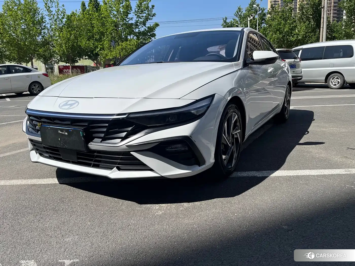 Hyundai Elantra 2024 Белый из Китая