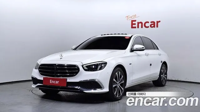 Mercedes-Benz E-Class W213 2021 Белый из Кореи