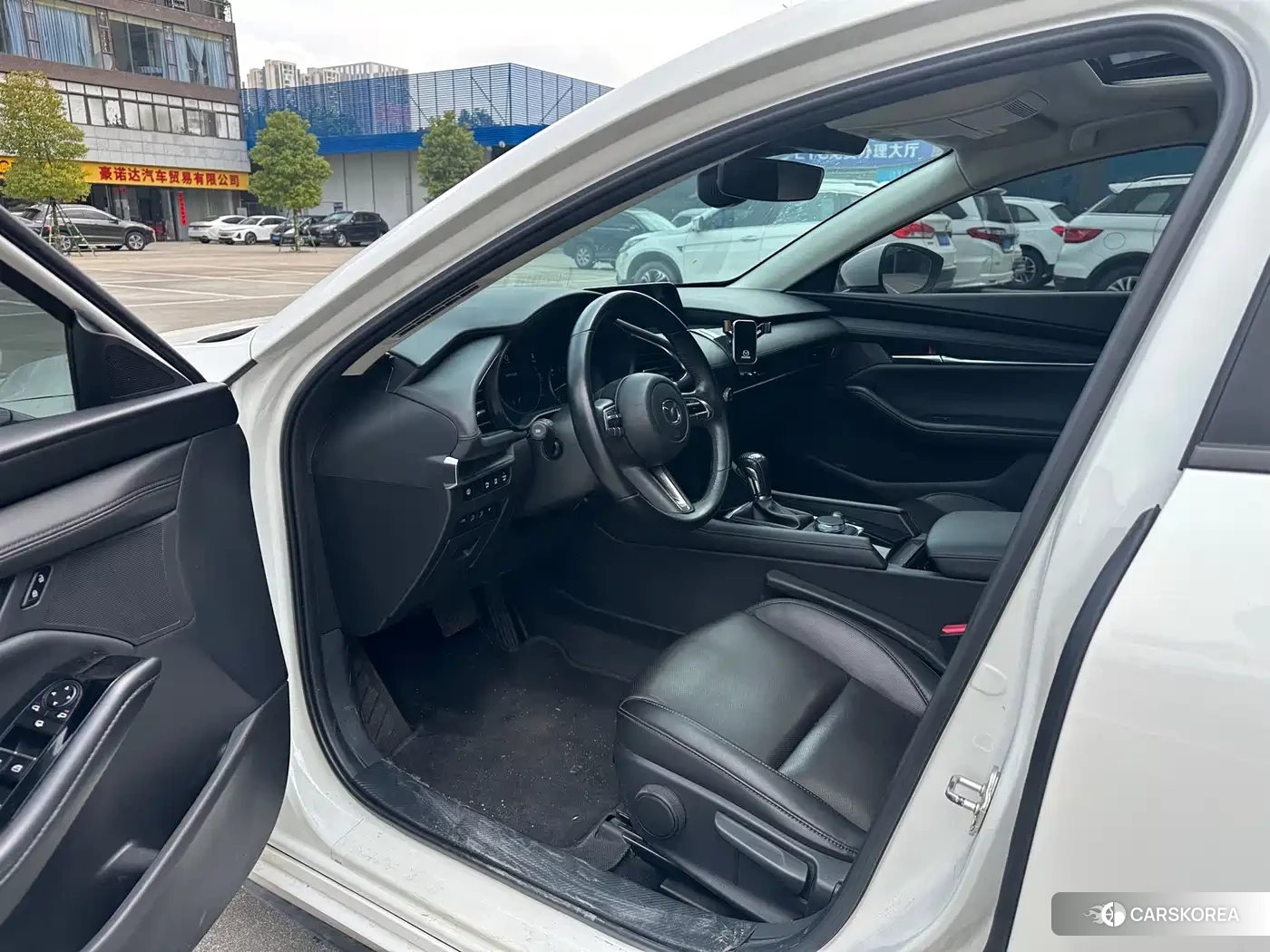 Mazda 3 2023 Белый из Китая