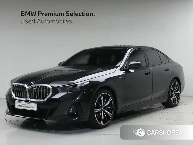 BMW 5 Series (G60) 2023 Серый из Кореи