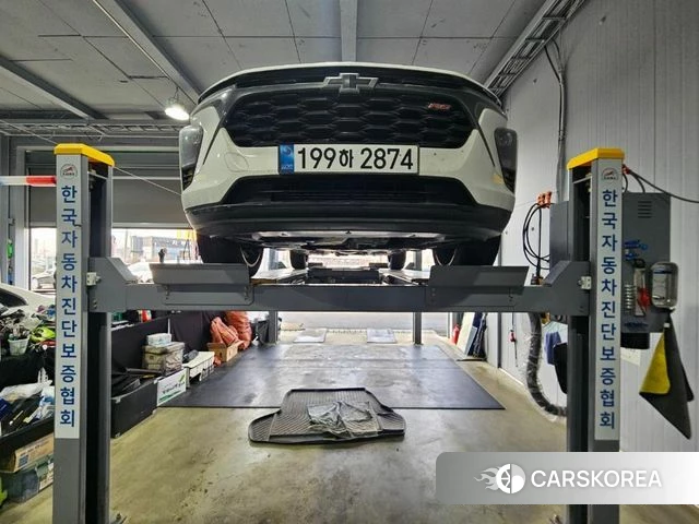 Chevrolet (GM Daewoo) Trax Crossover 2024 Белый из Кореи