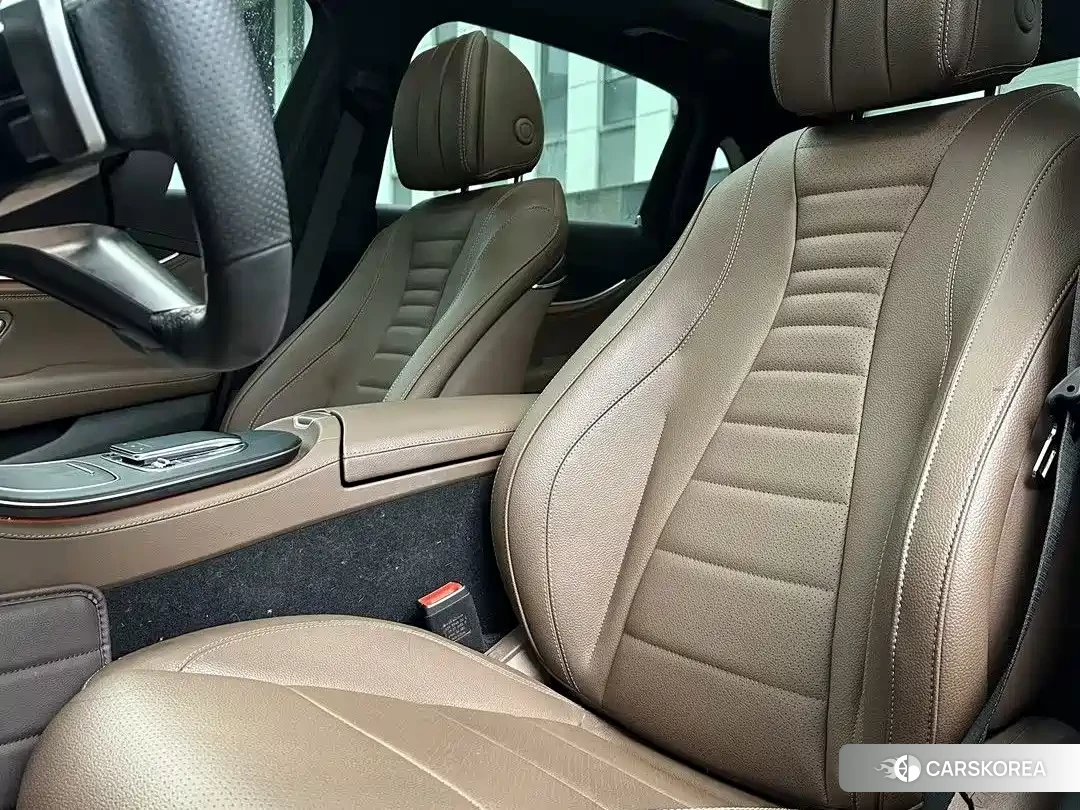 Mercedes-Benz E-Class 2022 Черный из Китая, фото 2