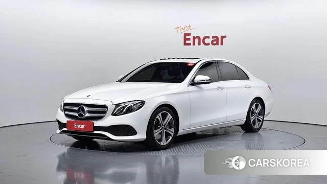 Mercedes-Benz E-Class W213 2019 Белый из Кореи