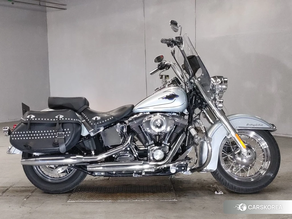 Проданный Harley-Davidson Heritage Softail Classic FLSTC1580 2011 из Японии, фото 2