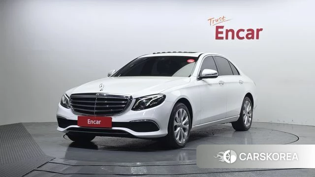 Mercedes-Benz E-Class W213 2019 Белый из Кореи