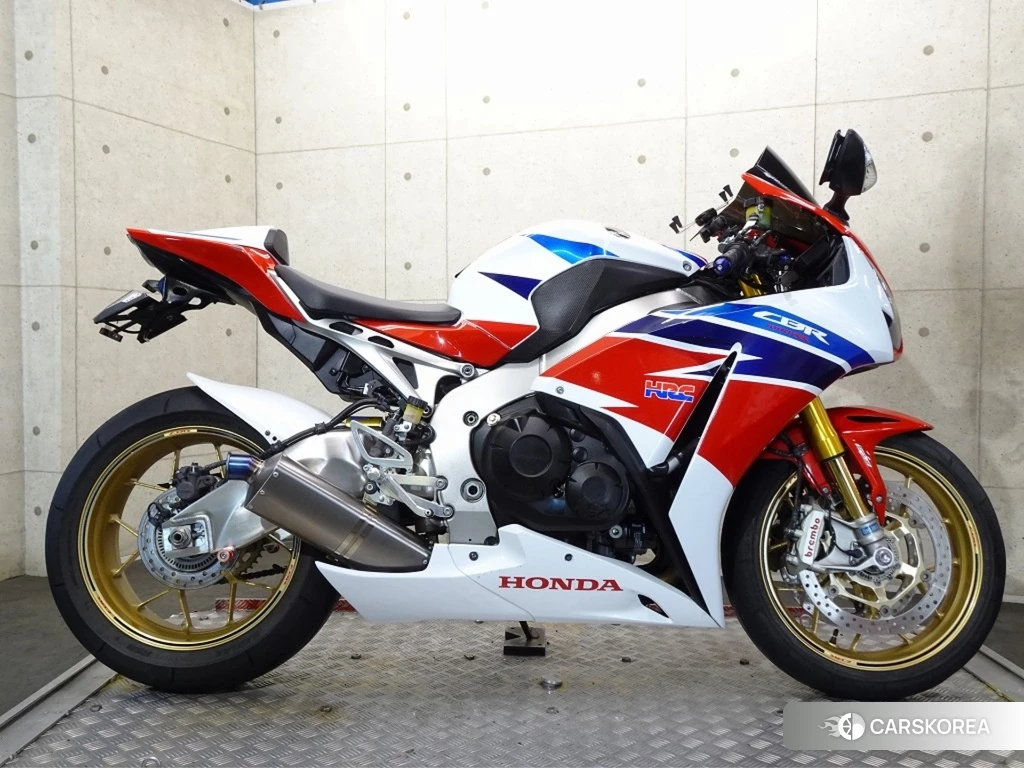 Проданный Honda CBR1000RR SE 2014 из Японии