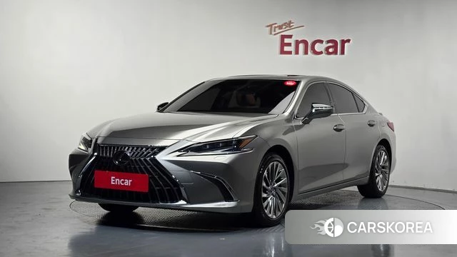Lexus ES300h 7th generation 2024 Серебристо-серый из Кореи