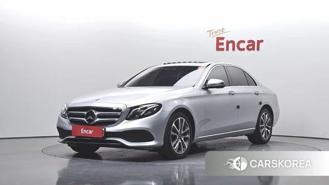 Mercedes-Benz E-Class W213 2018 Серый из Кореи