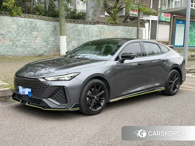 Chang'an UNI-V 2022 Темно-серый из Китая