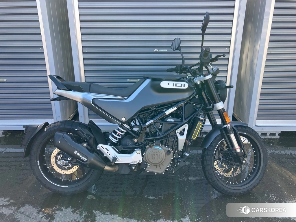 Проданный Husqvarna SVARTPILEN 401 2021 из Японии