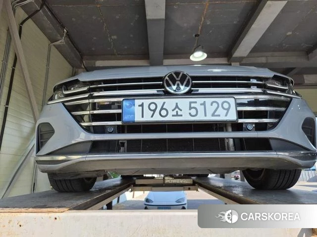 Volkswagen Arteon 2022 Серебристо-серый из Кореи