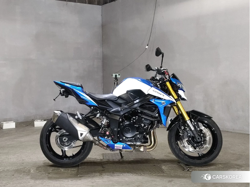 Проданный Suzuki GSR750 2014 из Японии, фото 2
