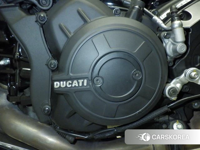 Engine photo