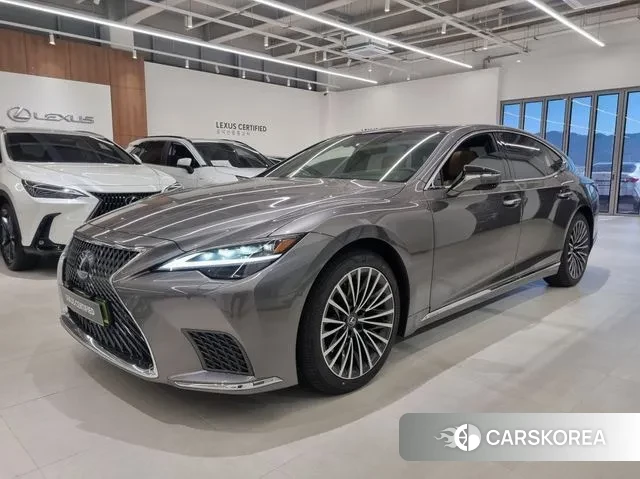 Lexus LS500 5th generation 2024 Песочный из Кореи
