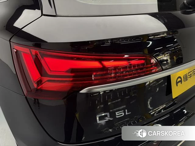 Audi Q5L 2022 Черный из Китая