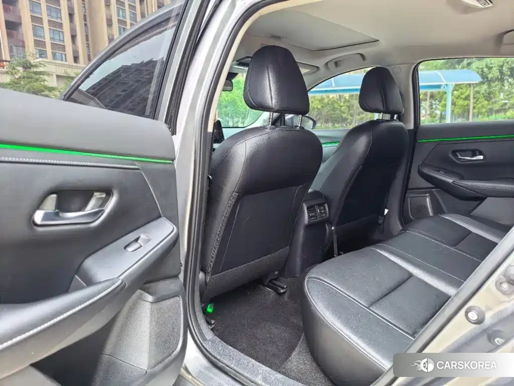 Nissan Sylphy 2022 Silver/gray из Китая