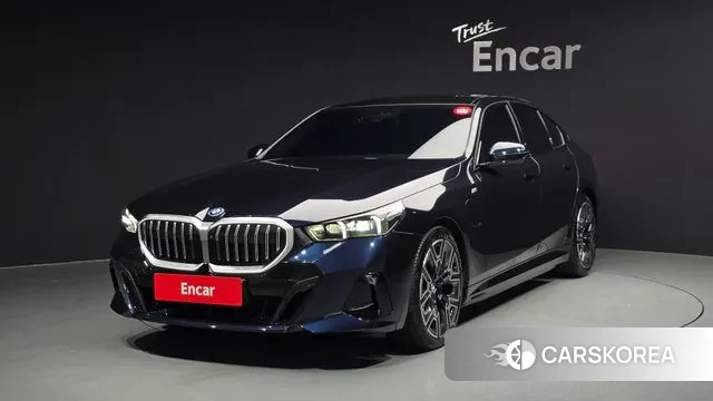 BMW 5 Series (G60) 2025 Черный из Кореи