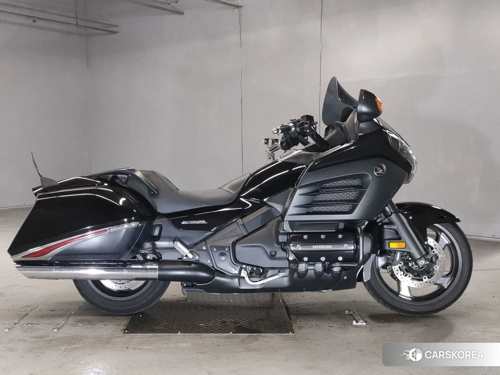 Проданный Honda GL1800 F6B 2013 из Японии, фото 2