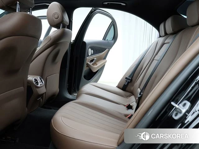 Mercedes-Benz E-class (imported) 2022 Черный из Китая
