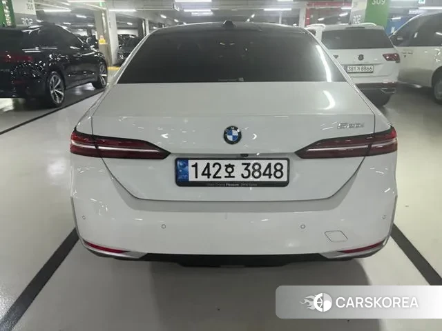 BMW 5 Series (G60) 2024 Белый из Кореи