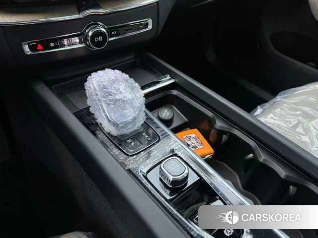 Volvo XC60 2026 Черный из Китая