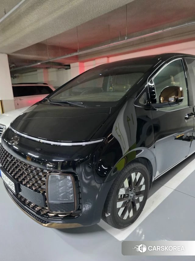 Hyundai Staria 2023 Черный из Кореи