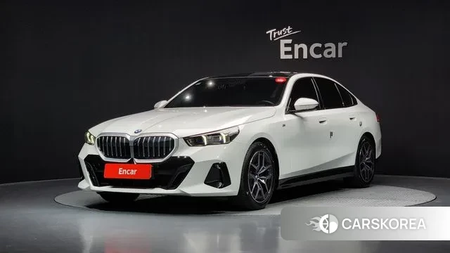 BMW 5 Series (G60) 2023 Белый из Кореи