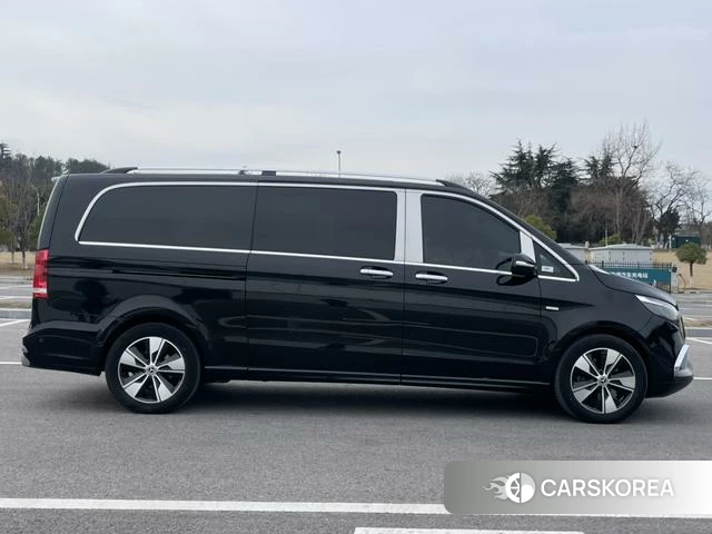 Mercedes-Benz V-class 2023 Черный из Китая