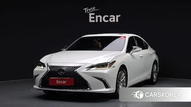 Lexus ES300h 7th generation 2019 Белый из Кореи