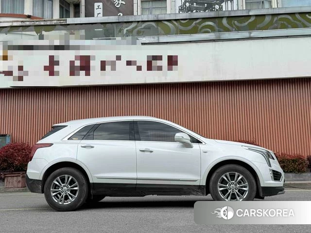 Cadillac XT5 2022 Белый из Китая