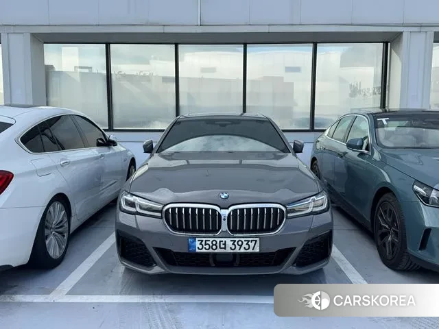 BMW 5 Series (G30) 2021 Цвет тростника из Кореи