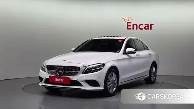 Mercedes-Benz C-Class W205 2018 Белый из Кореи