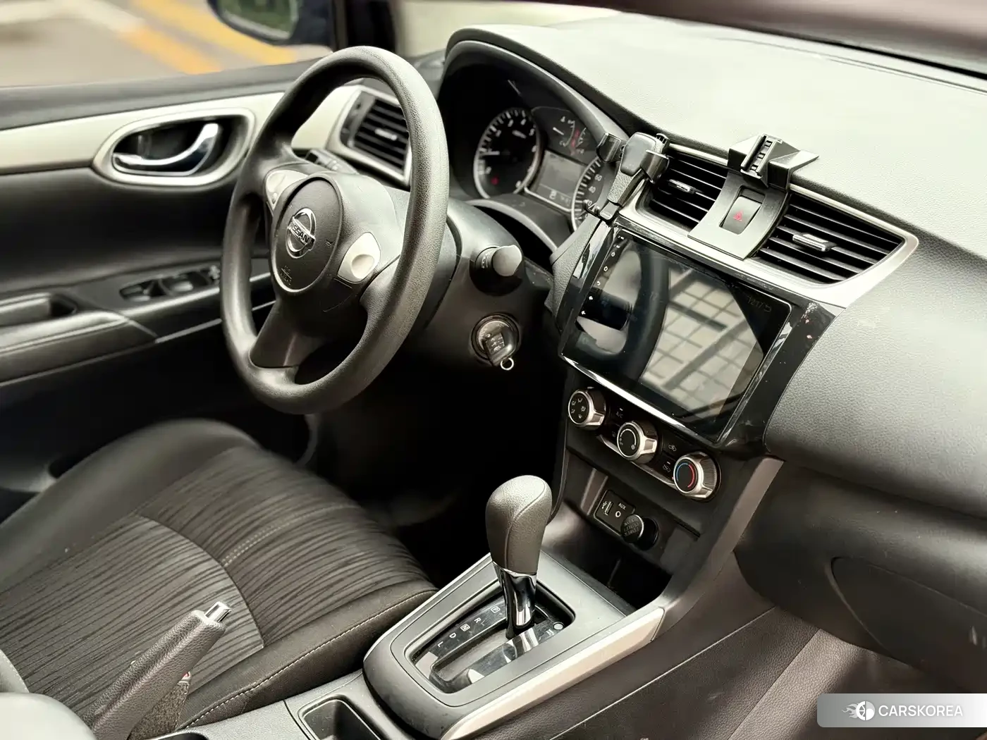 Nissan Sylphy 2023 Silver/gray из Китая