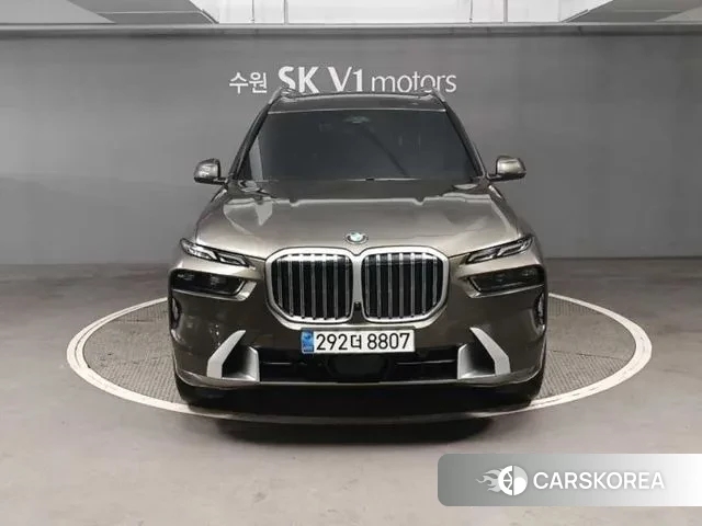 BMW X7 (G07) 2023 Цвет тростника из Кореи