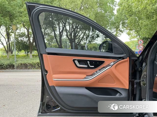 Mercedes-Benz S-class 2023 Черный из Китая