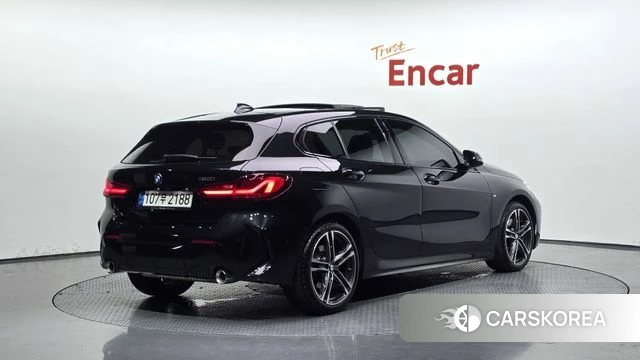 BMW 1 Series (F40) 2024 Черный из Кореи