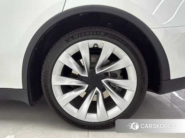 Tesla Model Y 2025 Белый из Китая