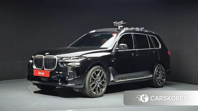 BMW X7 (G07) 2023 Черный из Кореи