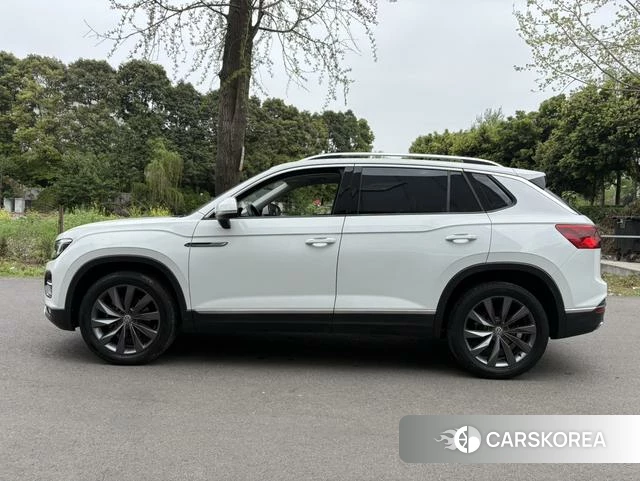 Volkswagen Tanyue 2021 Белый из Китая