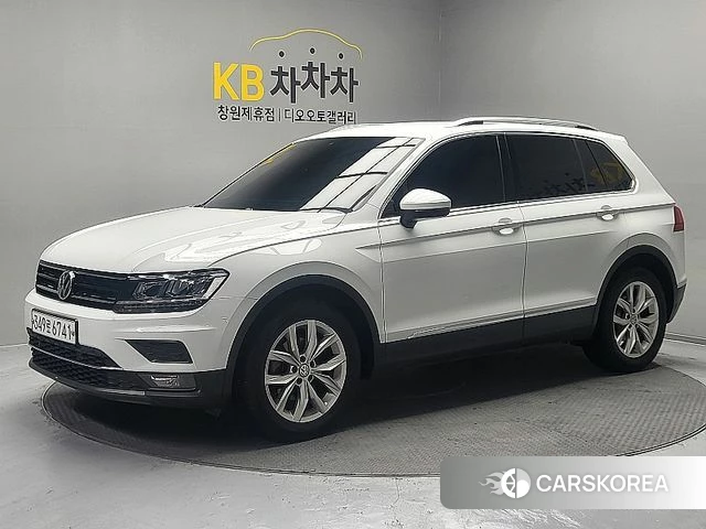 Volkswagen Tiguan second Generation 2019 Белый из Кореи