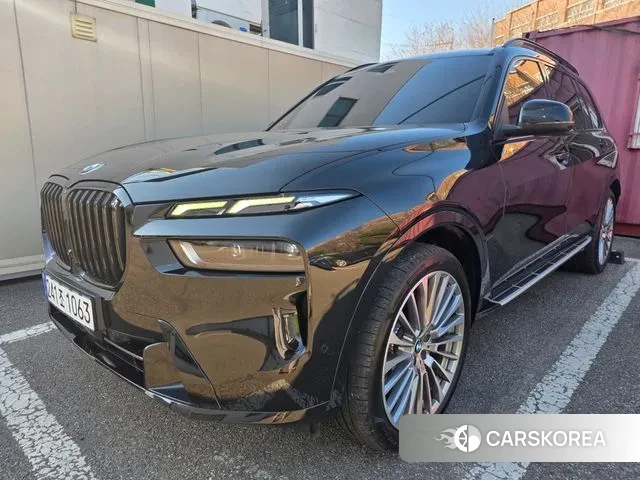 BMW X7 (G07) 2024 Черный из Кореи