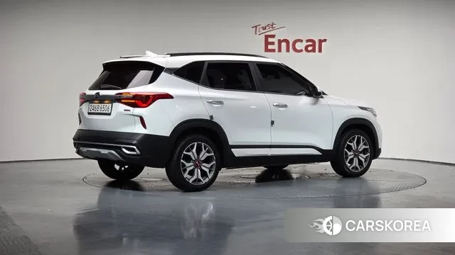 Kia Seltos 2020 Белый из Кореи