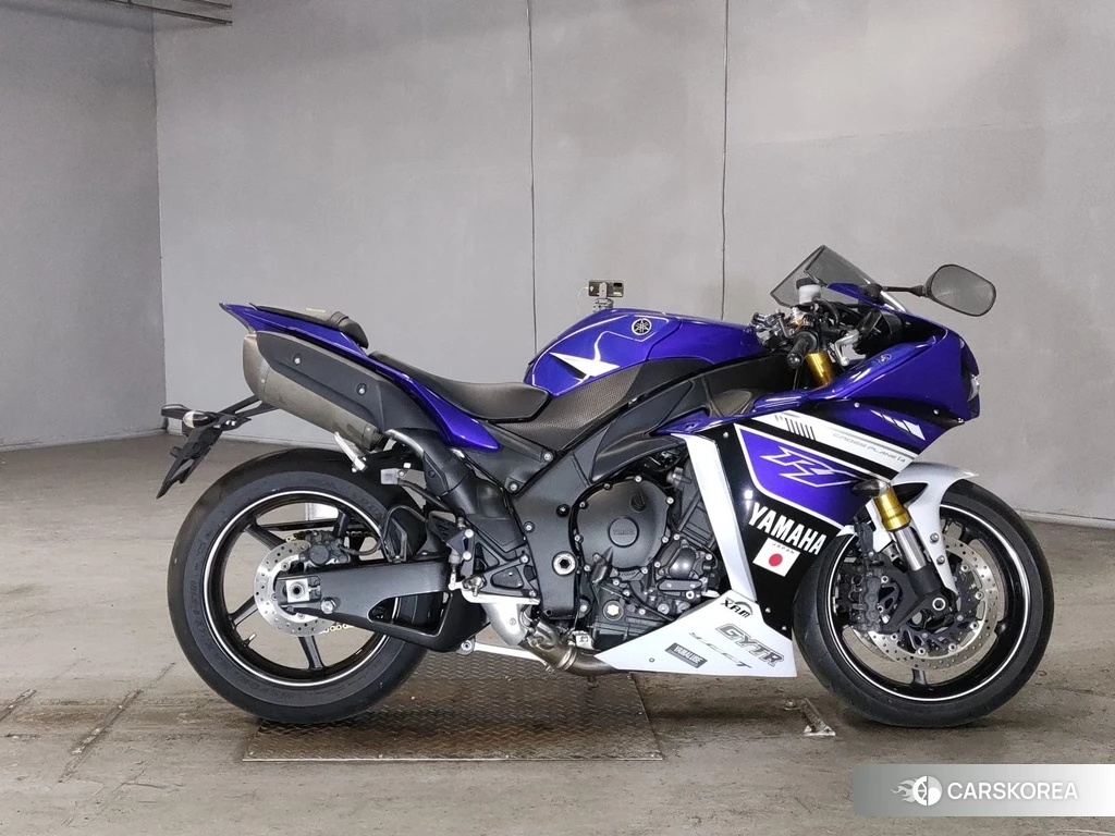 Проданный Yamaha YZF-R1 2013 из Японии