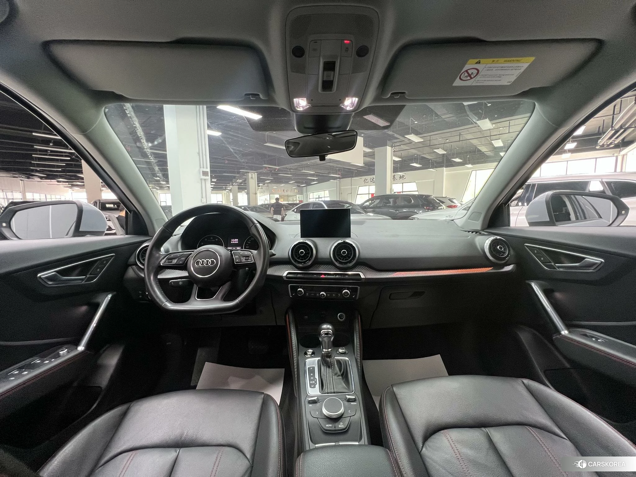 Audi Q2L 2021 Темно-серый из Китая