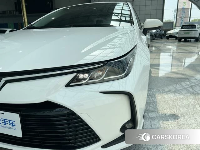 Toyota Corolla 2021 Белый из Китая