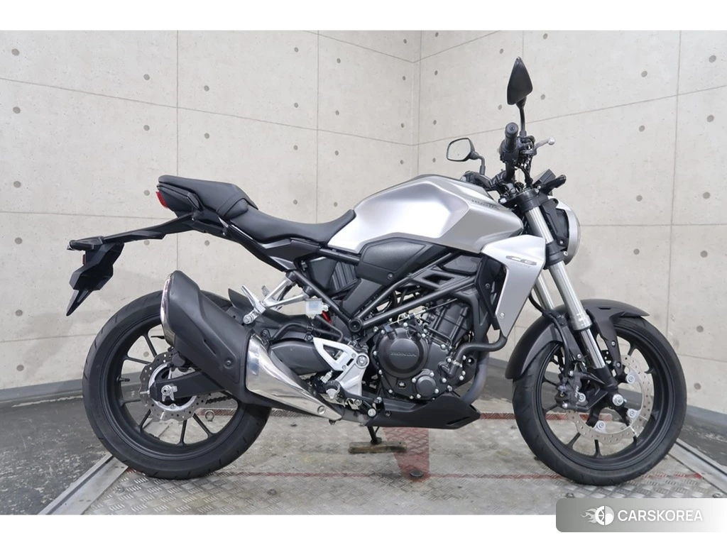 Проданный Honda CB250R 2018 из Японии