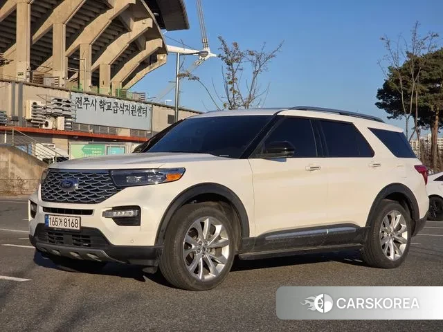 Ford Explorer 6th Generation 2022 Белый из Кореи