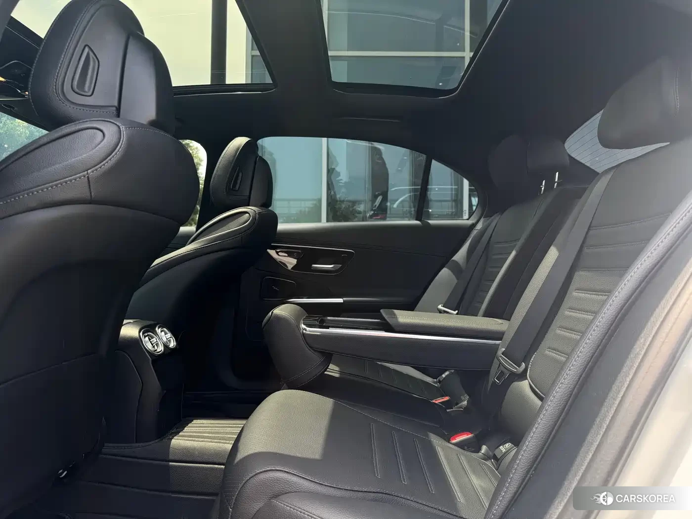 Mercedes-Benz C-class new energy 2023 Белый из Китая, фото 2